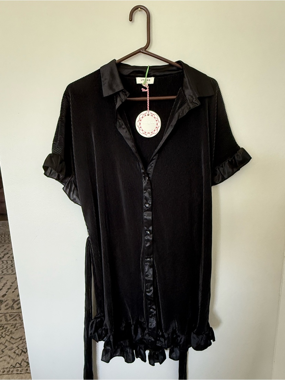 Umgee NWT black dress, size M. 100% polyester.